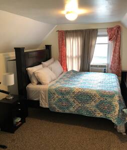 2 Bedrooms, kitchen and Bathroom. No Living Room