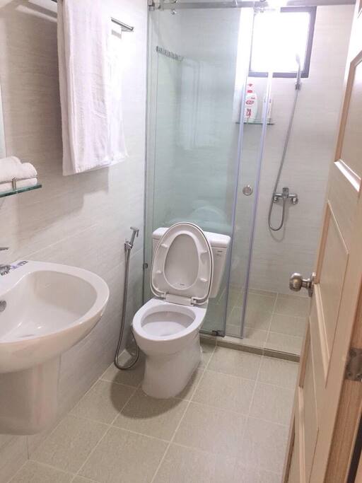 Temper class shower room
