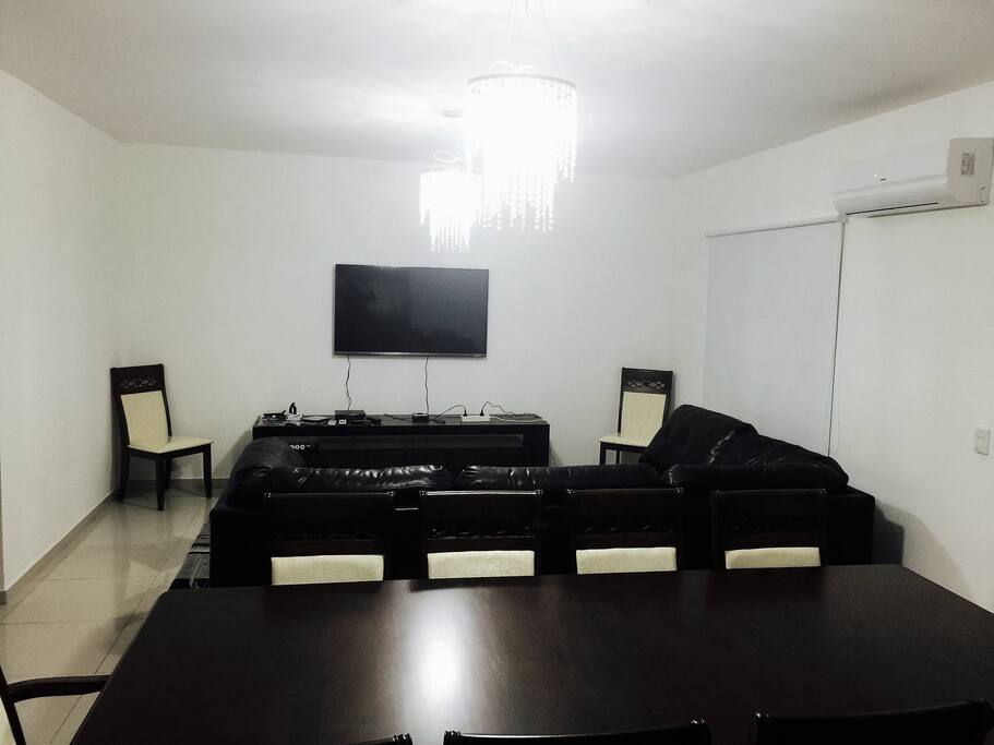 COMEDOR CON MESA PARA 10 PERSONAS