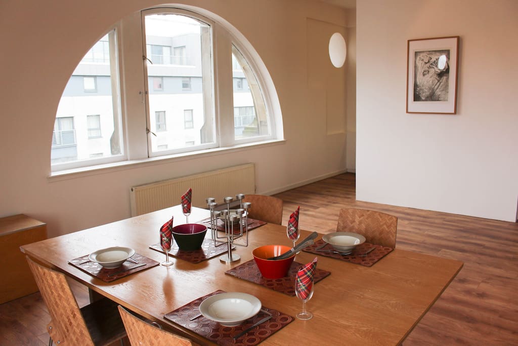 Main Living Space: Dining Area
