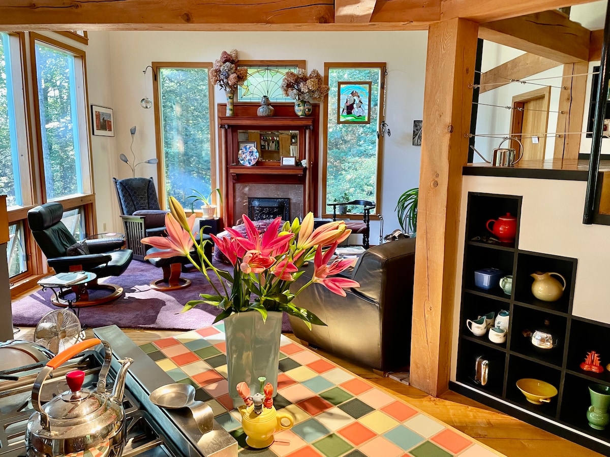 Popular Airbnb listing: Woodland Retreat in Maple Sugarbush, EV in Southern Vermont