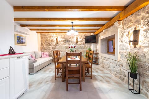 Top performing Airbnb: Holiday Home Marina - with private pool in Općina Župa Dubrovačka
