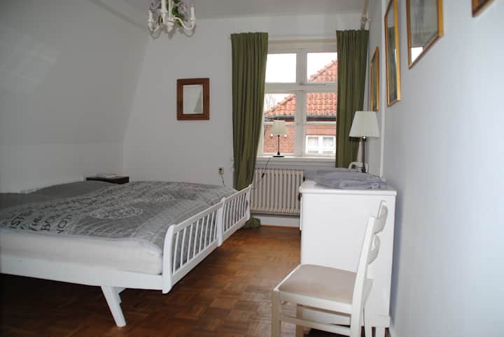 Საძინებელი მარჯვენა, ზედა სართული