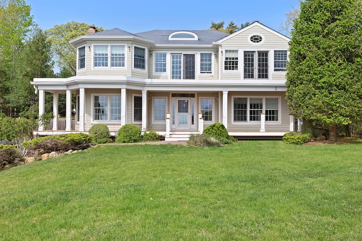 Fresh Ocean Breeze with Beautiful Water Views