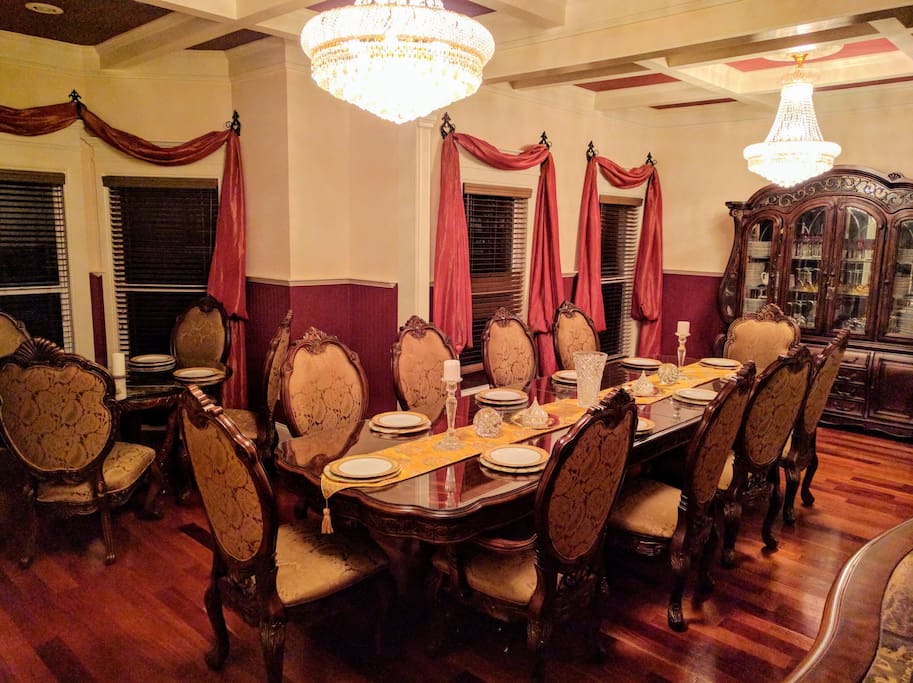Dining for 14
