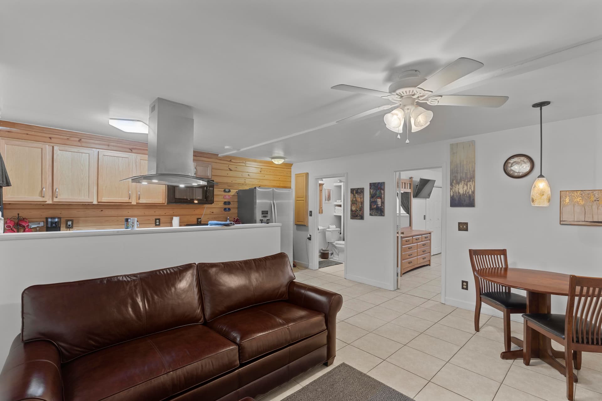 ”The Sanctuary” PVT apt, country setting- EV L2