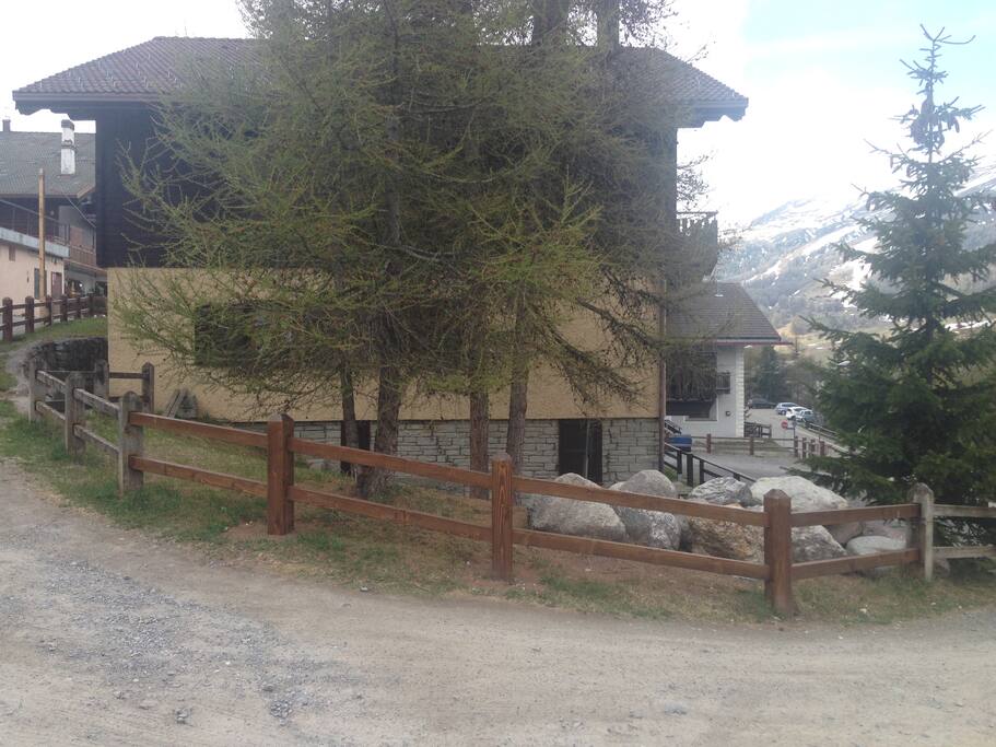Residence - Vista laterale / Residence - Side view