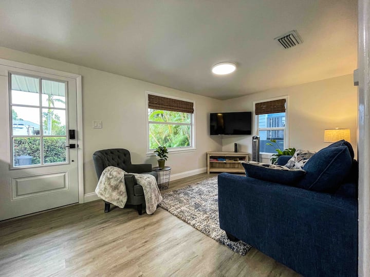 Harbor Hideaway - King Bed - Downtown Punta Gorda - Punta Gorda, FL