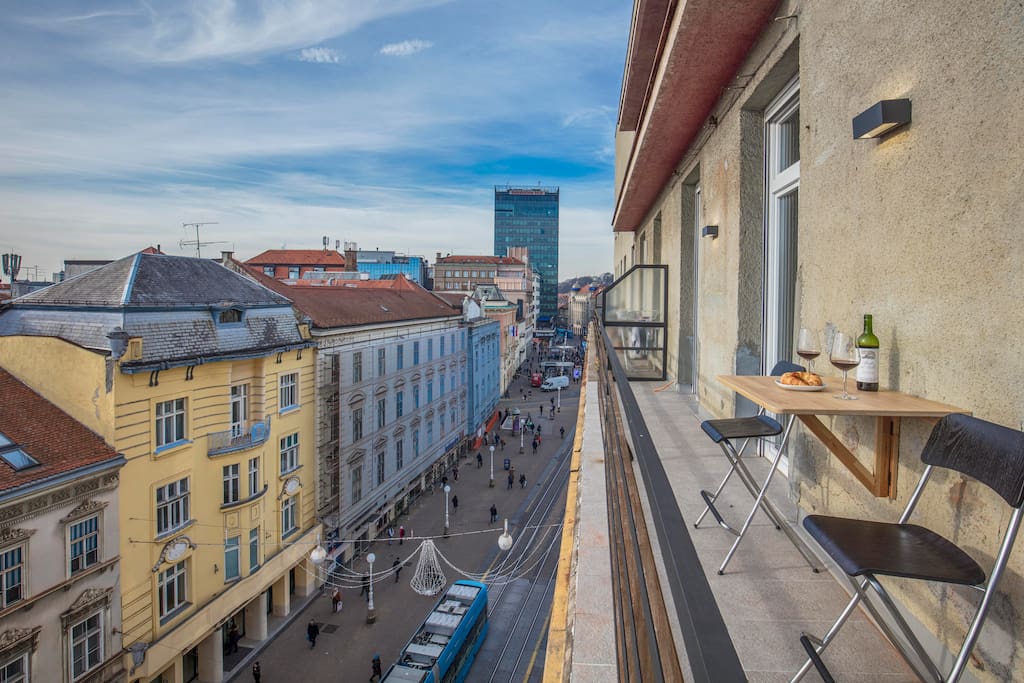 Enjoy a glass of wine on your 10m balcony steps away from the main square Ban Jelacic. Southern exposure to the sun ALL day and perfect view of the city and the square to your right. Apartment is 115m2 in total.