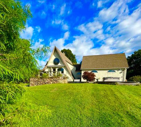 20 Acres Dog-friendly/Fire Pit/Hot Tub/Game Room