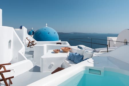 Melitini Studio with Plunge Pool - Oia Spirit
