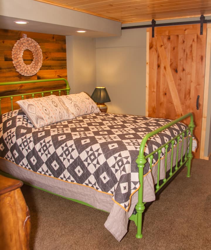 ประตูห้องนอนและตู้เสื้อผ้า