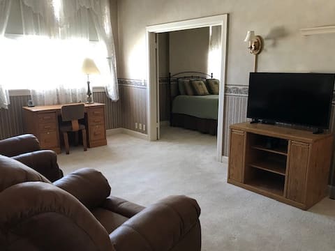 1 bedroom apartment, great location, new updates!
