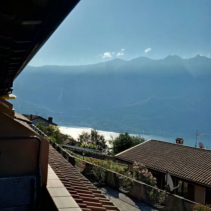 Vista lago dal balcone - Lake view from the balcony