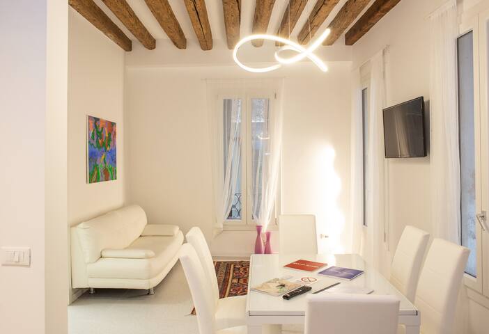 CA SAN LUCA FLATS 2ND FLOOR gallery image 2