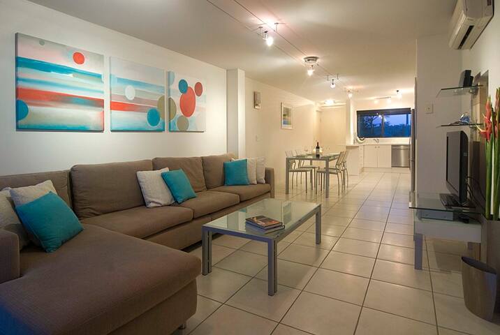 2 Bedroom with Noosa River Breezes gallery image 3