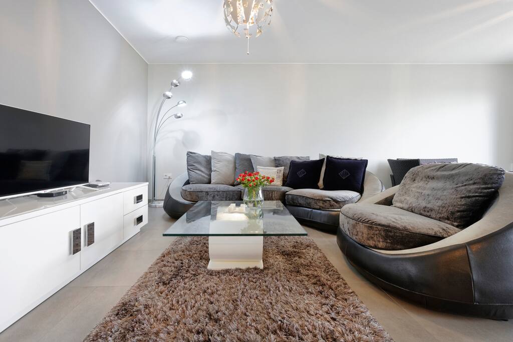 Luxury leaving open plan area with Cable TV