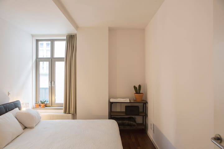 Beautiful room in the heart of bruges IWYR