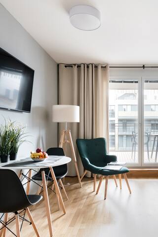 ++CENTRAL+QUIET DESIGN-BOUTIQUE-APARTMENT 100m²++ gallery image 2