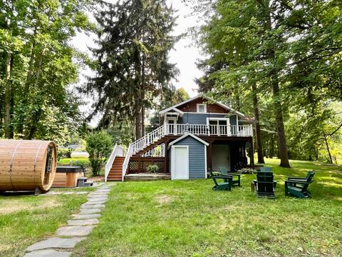 Hot tub & sauna, pet friendly, 1/2m to Hagar Beach