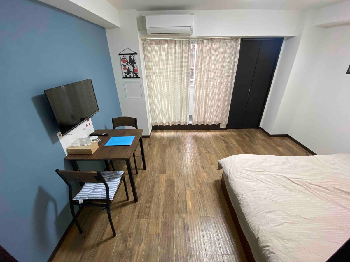 shizuka1: 201 The house is 3 minutes walk from Shinsaibashi, 3