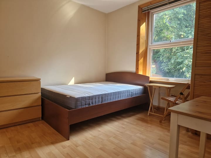 Bright studio apartment Highgate Flats for Rent in Greater London