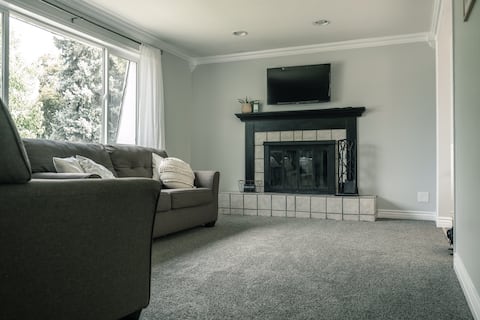 Successful Airbnb property: Private Home With Mountain Views and Yard in Sandy