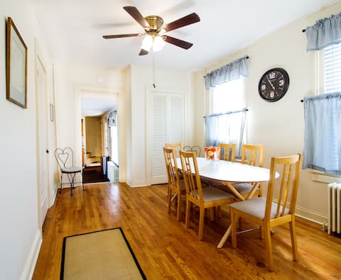 Oliver House on Warren St. Entire Home.