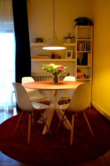 Τραπεζαρία / Dining table