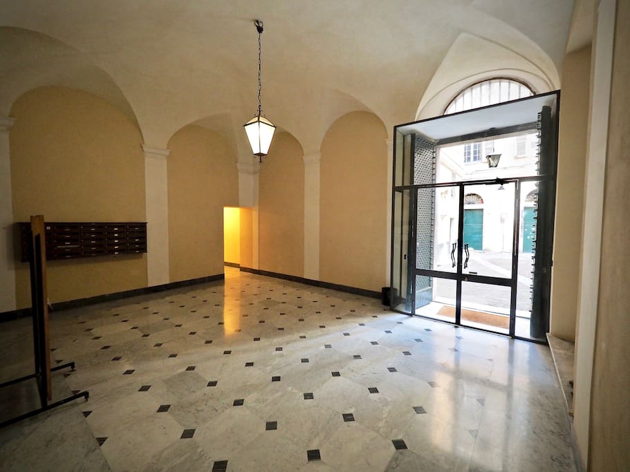 Juliette: “It was a really nice stay in Genoa, the place was clean and well located in the center of the city. The host was flexible about the time of check-in and out. The little extra is the discount for the parking lot. Thanks you Paolo !” ⭐️⭐️⭐️⭐️