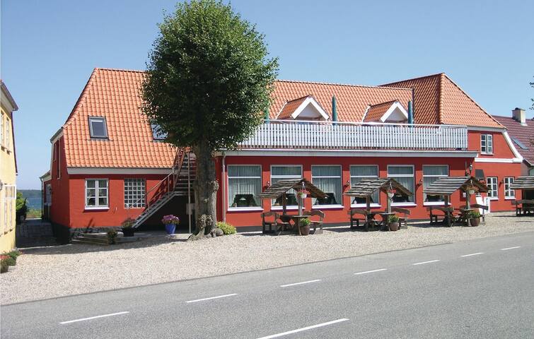 Get Coaster sandstrand sovevaerelse saet For Free