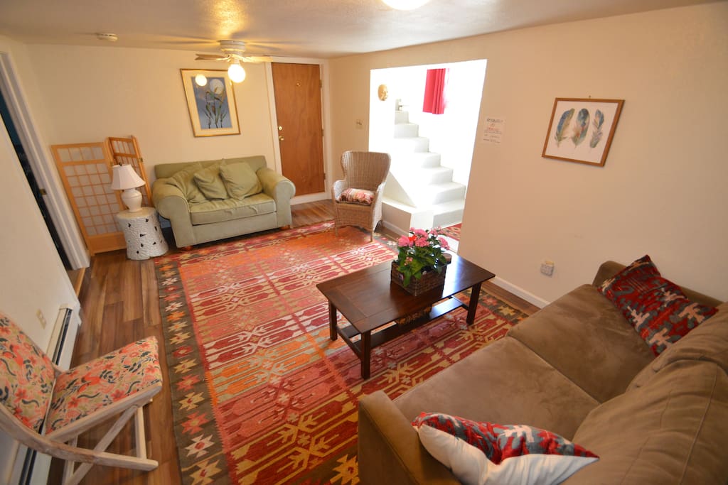 Livingroom and entry