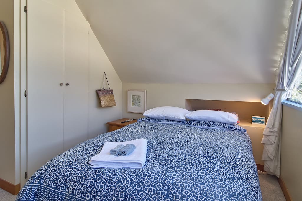 Guest bedroom
