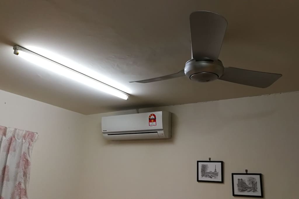 Air-conditioning or Fan 空调或吊扇