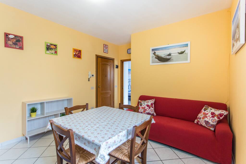 comoda sala da pranzo.