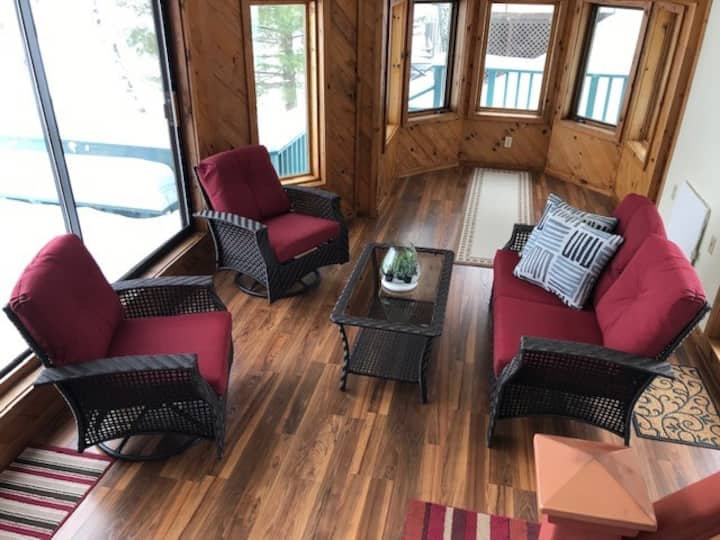 Migizi Hideaway*Turtle Lake*ShoresHorseshoe Lake Houses for Rent in