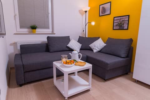 Popular Airbnb listing: M&B's trendy and cosy home + free parking & WiFi in Četrtna Skupnost Posavje