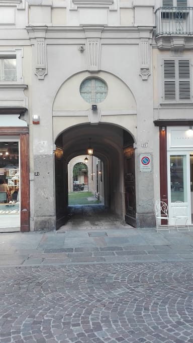 Accesso Torino Via Lagrange n.27