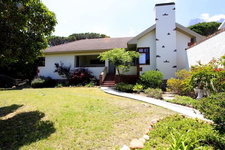 Tranquility Camps Bay House house for Rent