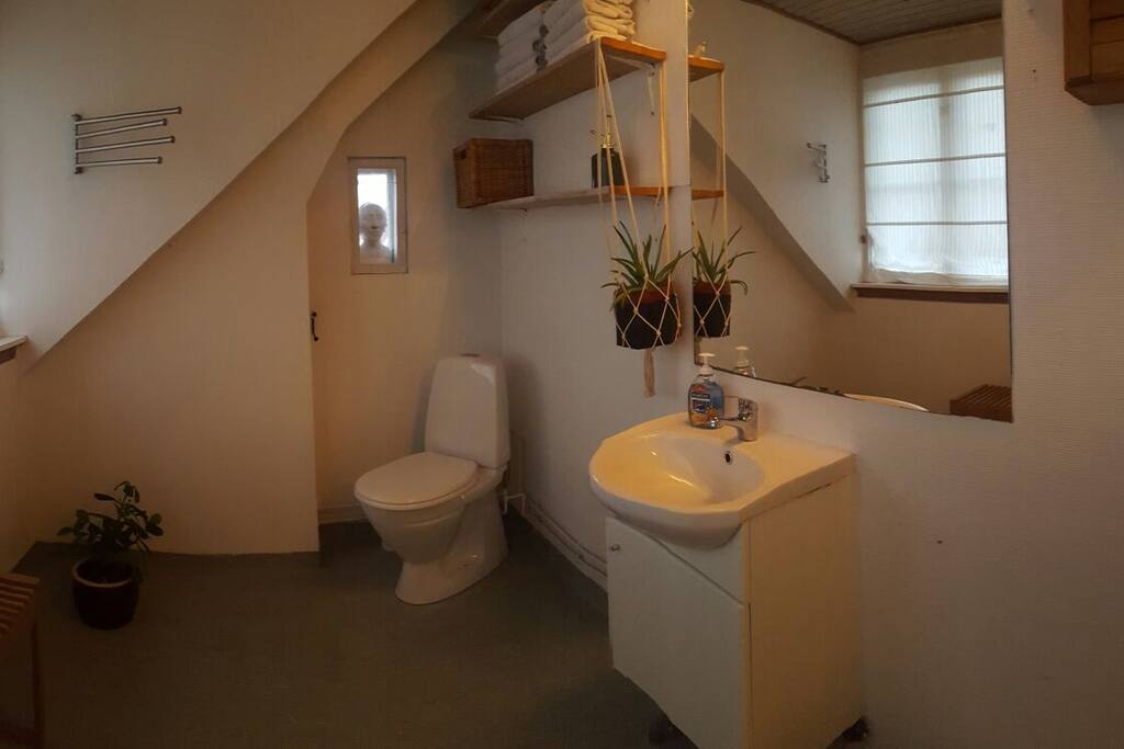 The bathroom with the necessary number of bath towels for guests. There is no beach towels - therefore I recommend you to bring your own if you plan to visit the nearby beach or on of the many other beautiful beaches on the island :)