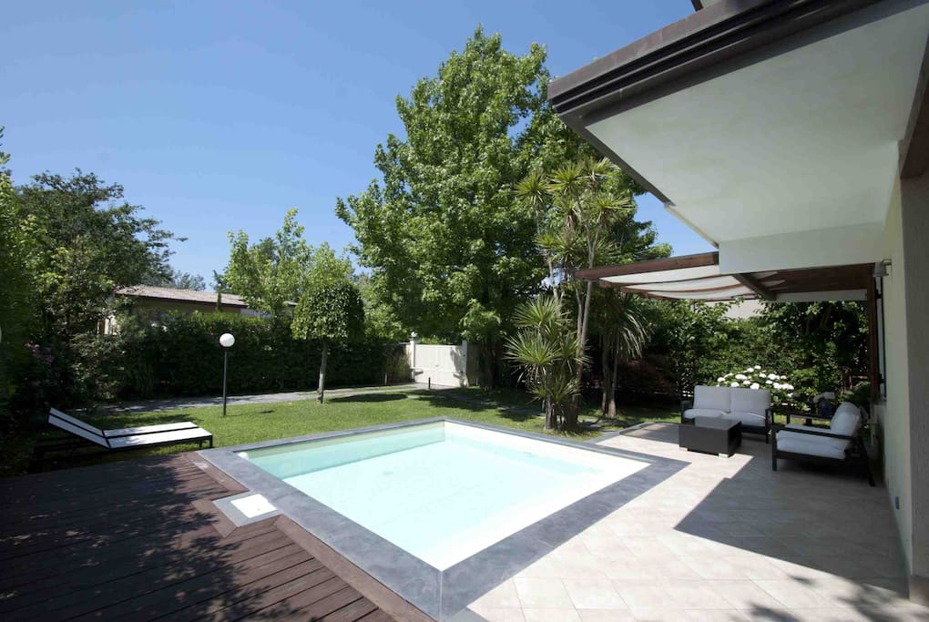 Villa Bianca - Pool and Garden