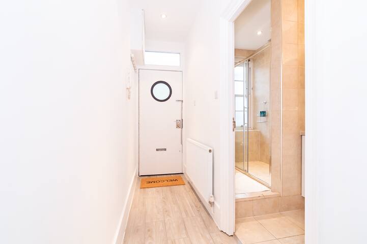 New 2 bed apartment in Covent Garden gallery image 5