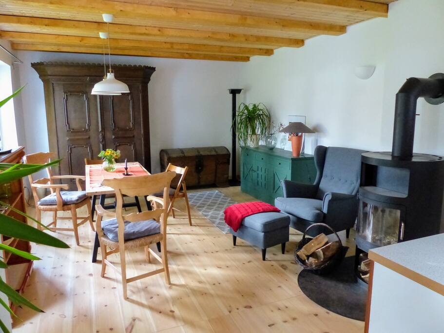 Wohn- und Speisezimmer