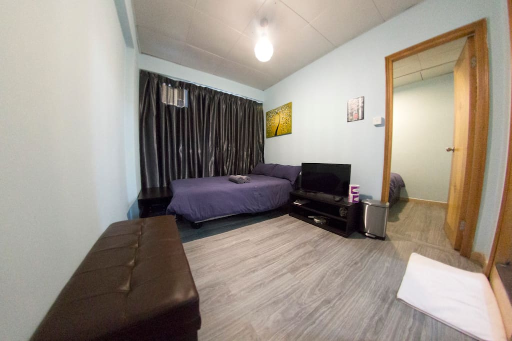 LIVINGROOM WITH 4FT DOUBLED BED