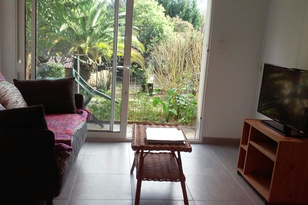 Le séjour donnant sur le jardin