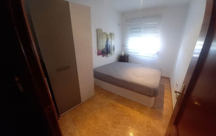 Second bedroom with a double bed of 135.