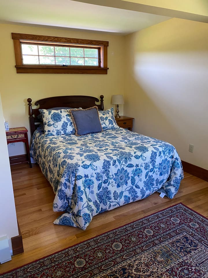 First floor bedroom - full sized bed 