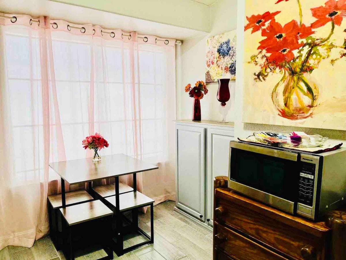 Floral Cozy Guest Suite
