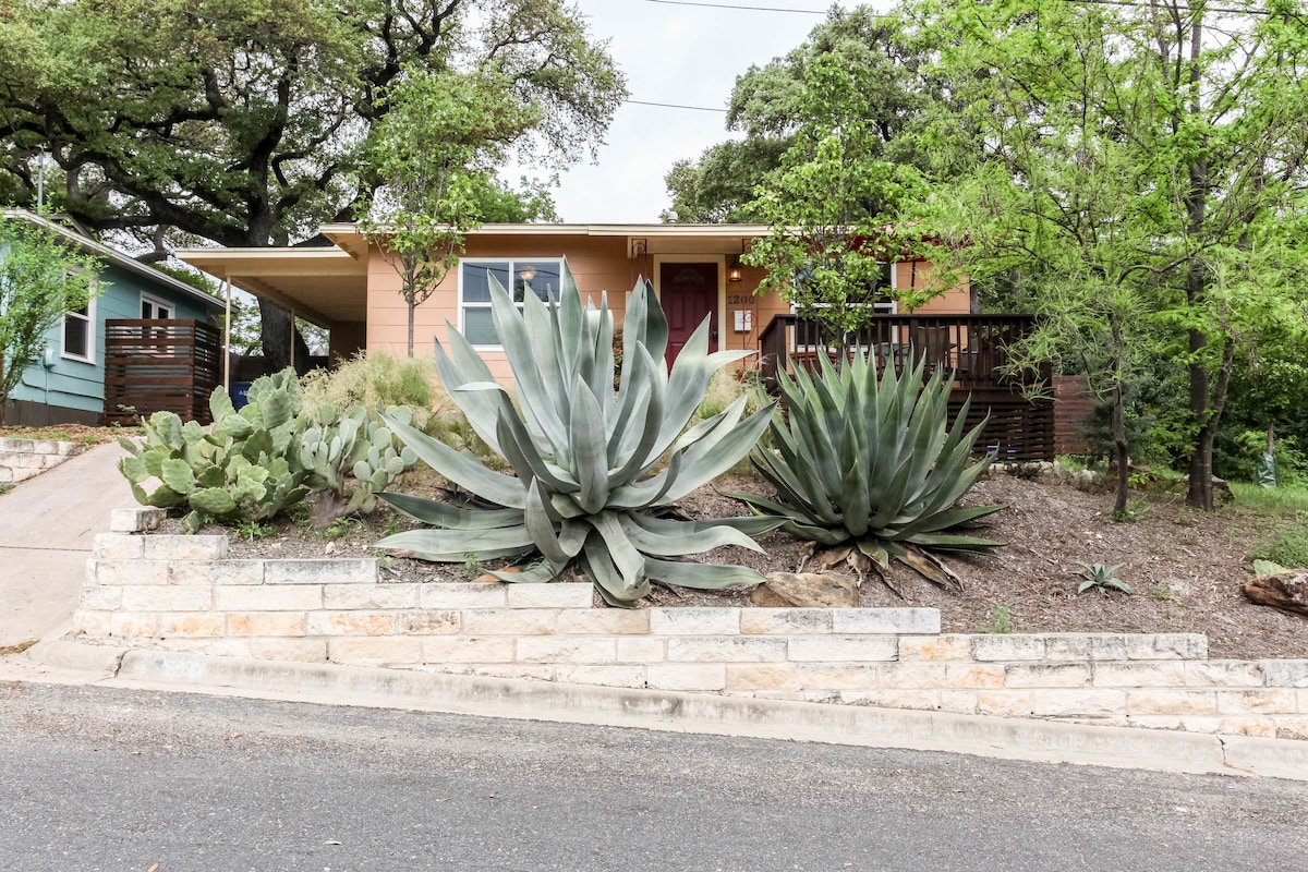 Hill House in Wonderful Bouldin!