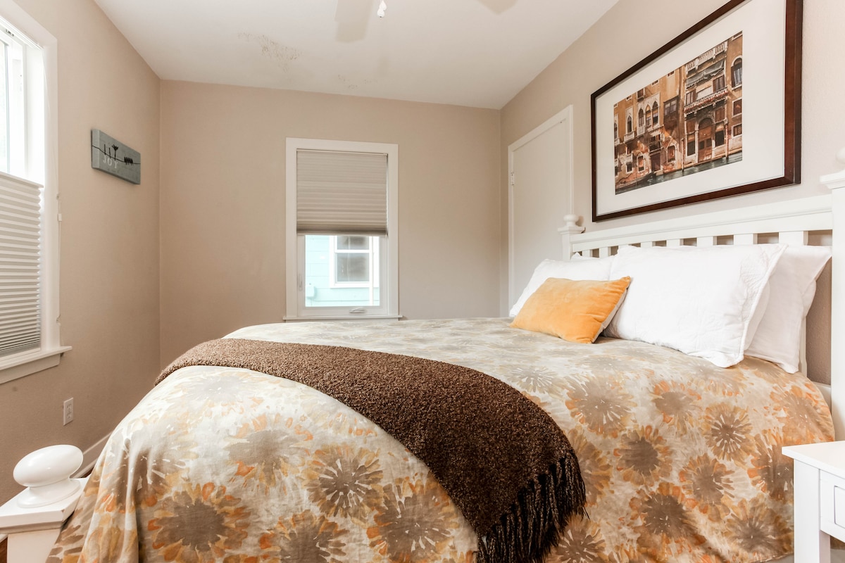 Hill House in Wonderful Bouldin!
